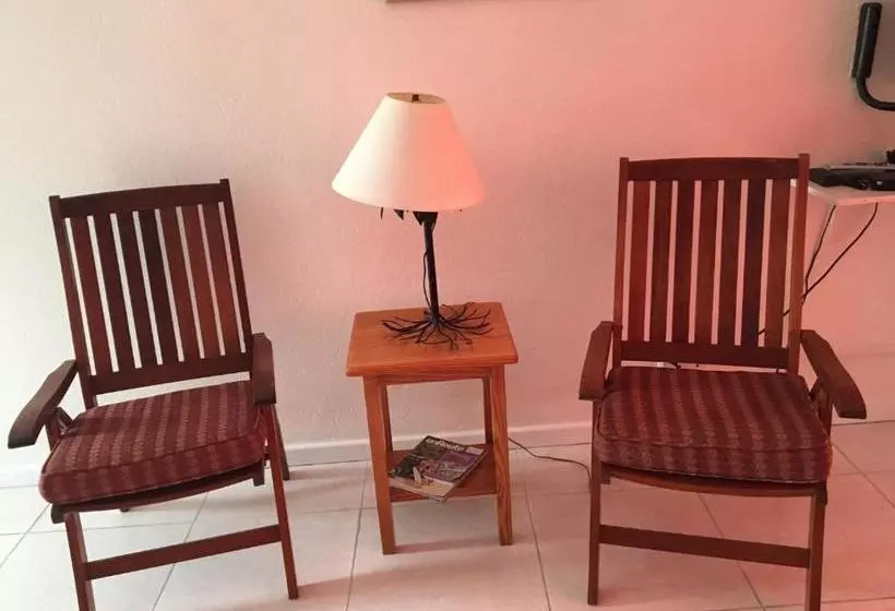 Nautilus Beach Apartments