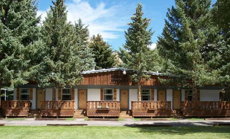 בית מלון כפרי Alpine Lodge Red River