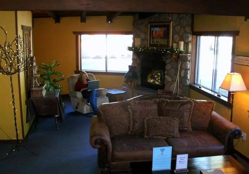 בית מלון כפרי Alpine Lodge Red River