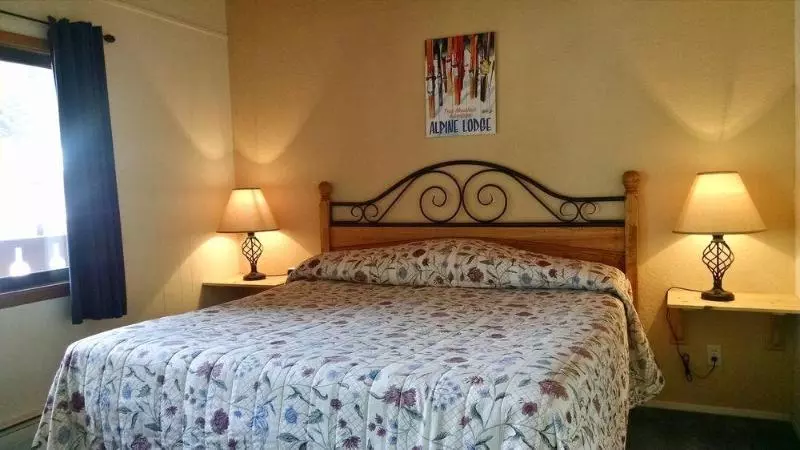 בית מלון כפרי Alpine Lodge Red River