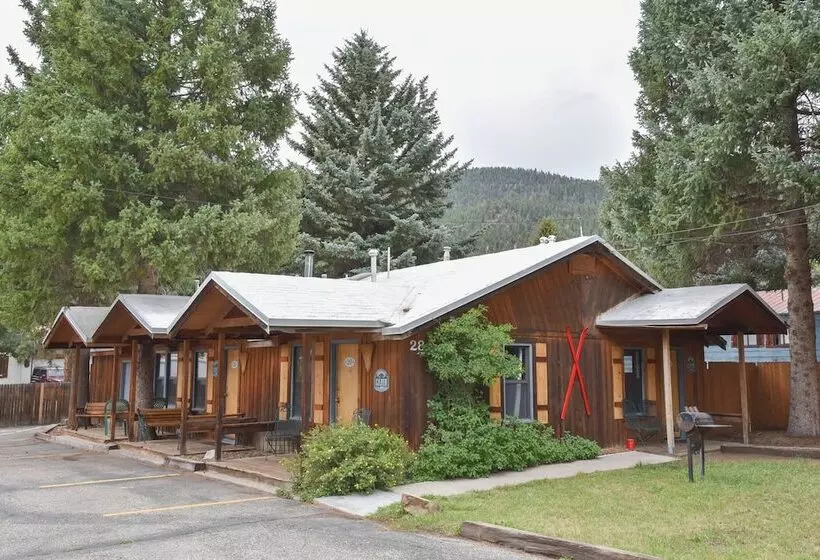 בית מלון כפרי Alpine Lodge Red River