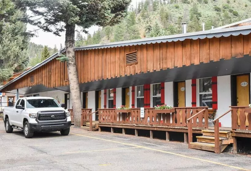 בית מלון כפרי Alpine Lodge Red River