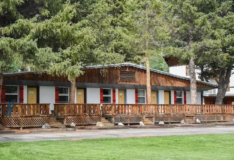 בית מלון כפרי Alpine Lodge Red River