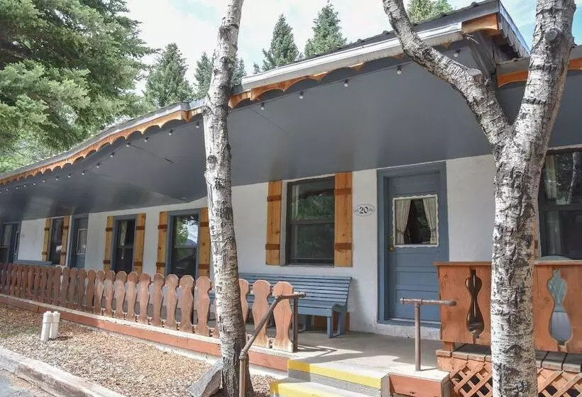 בית מלון כפרי Alpine Lodge Red River