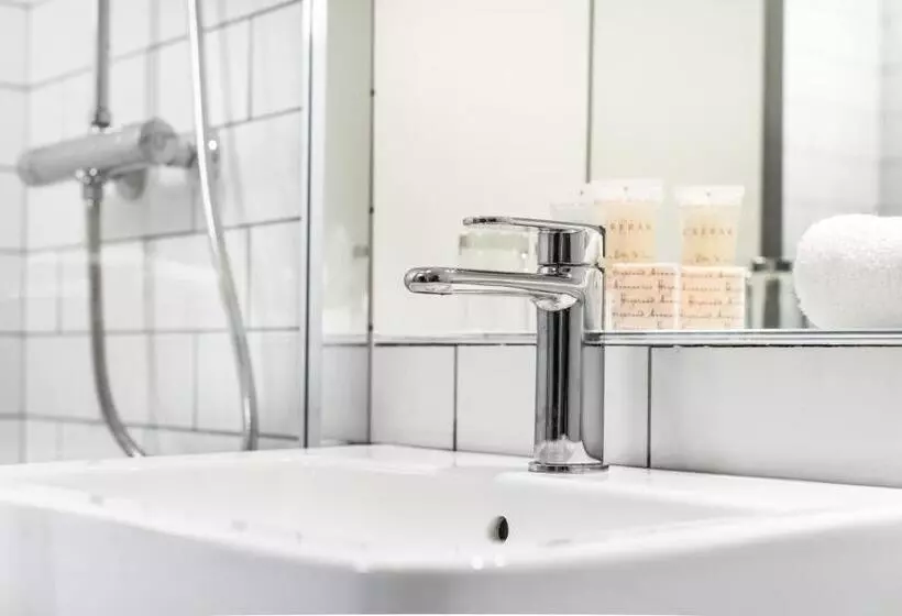 Glasgow West Hotel By Compass Hospitality