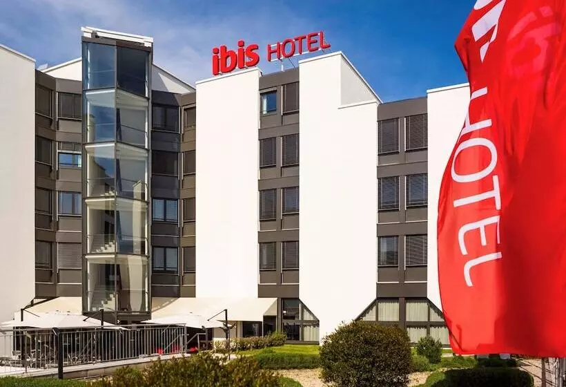 Отель Ibis Lausanne Crissier