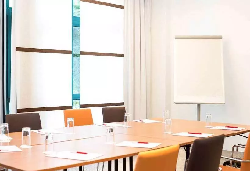 Отель Ibis Lausanne Crissier