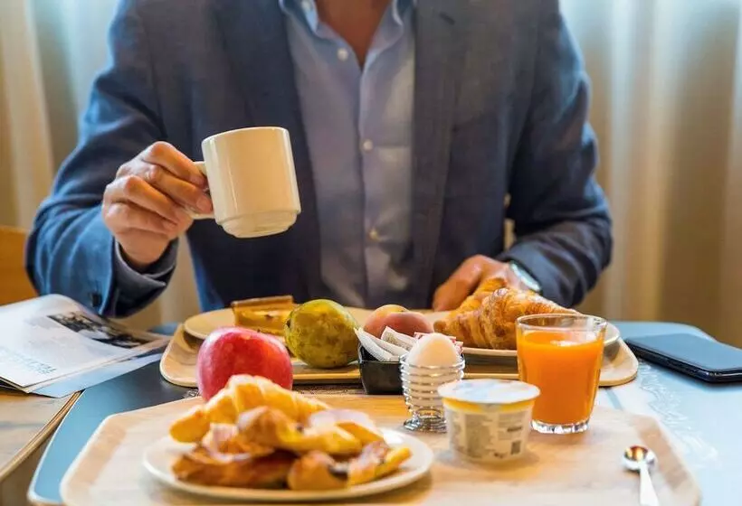 Отель Ibis Lausanne Crissier