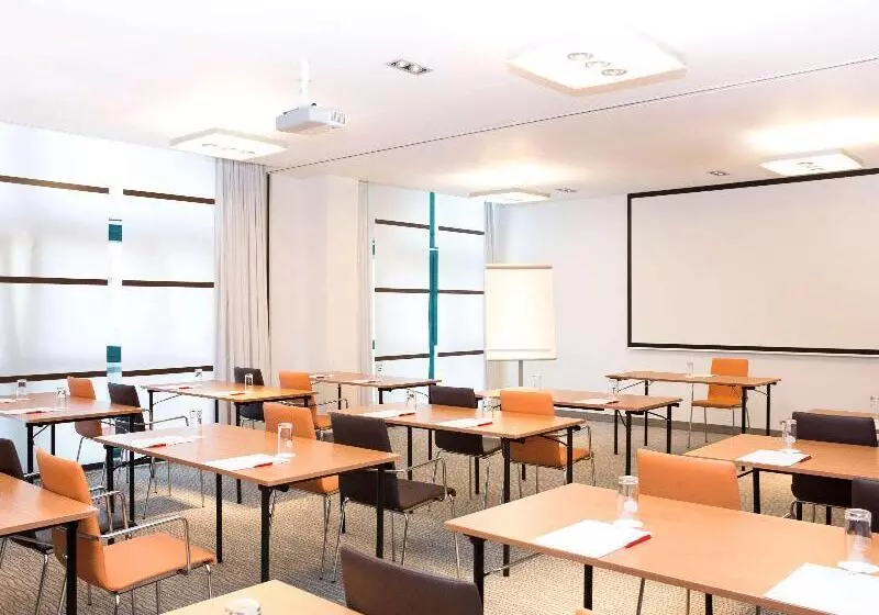 Отель Ibis Lausanne Crissier