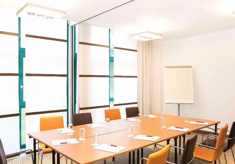 Отель Ibis Lausanne Crissier