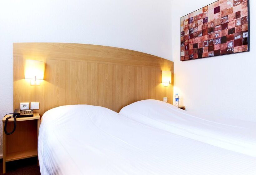 ホテル Hôtel Restaurant Kyriad Mulhouse Nord Illzach