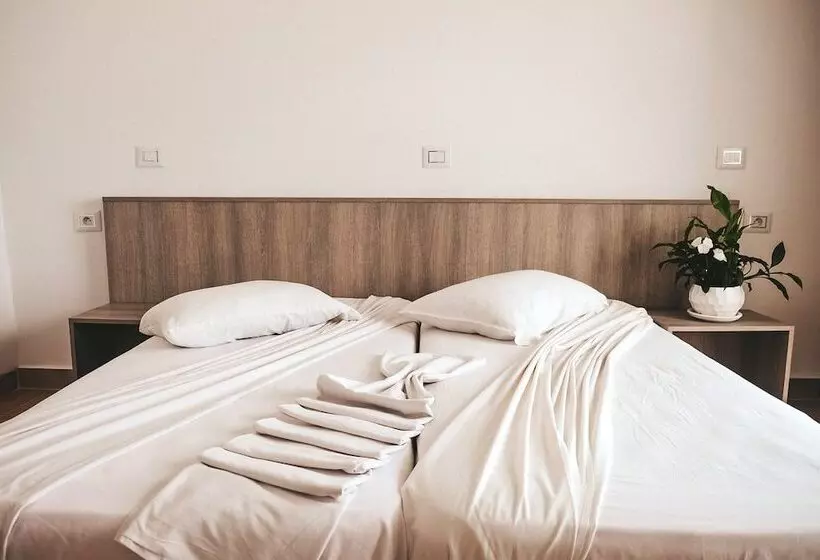 هتل Nour Justinia