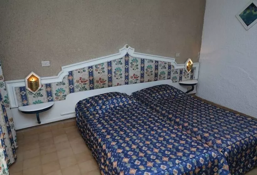 هتل Nour Justinia