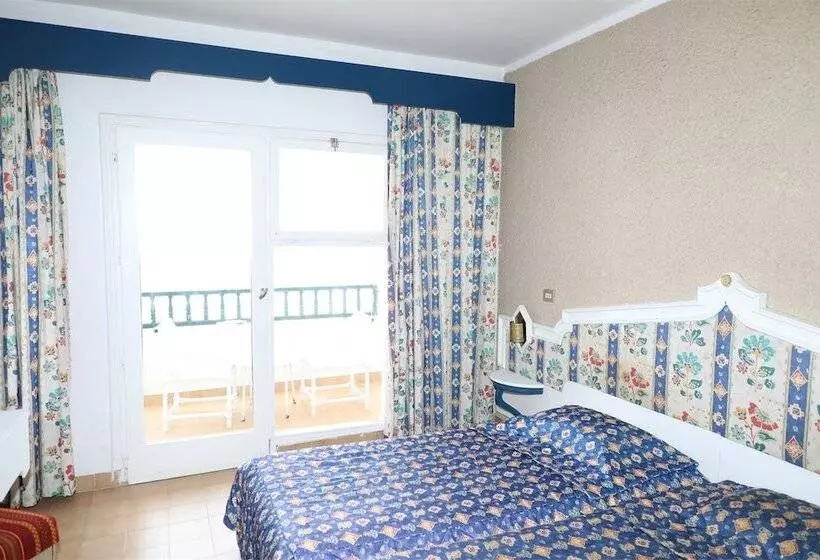 هتل Nour Justinia