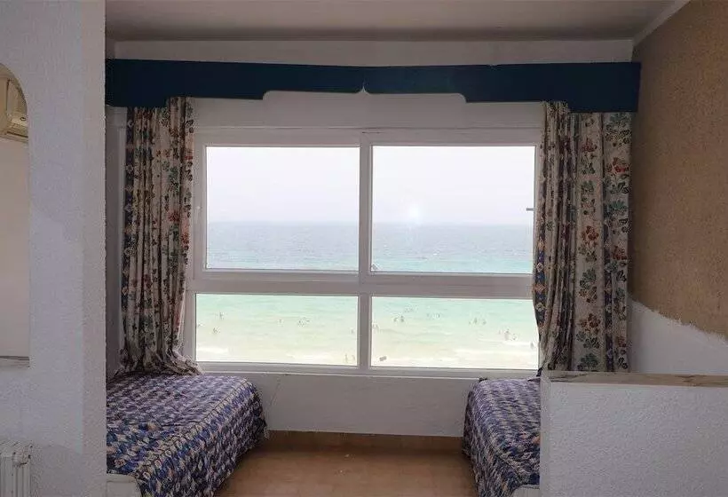 هتل Nour Justinia