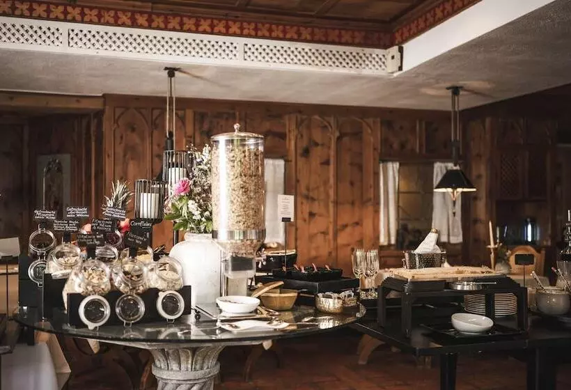 ホテル Strasserwirt   Ansitz Zu Tirol