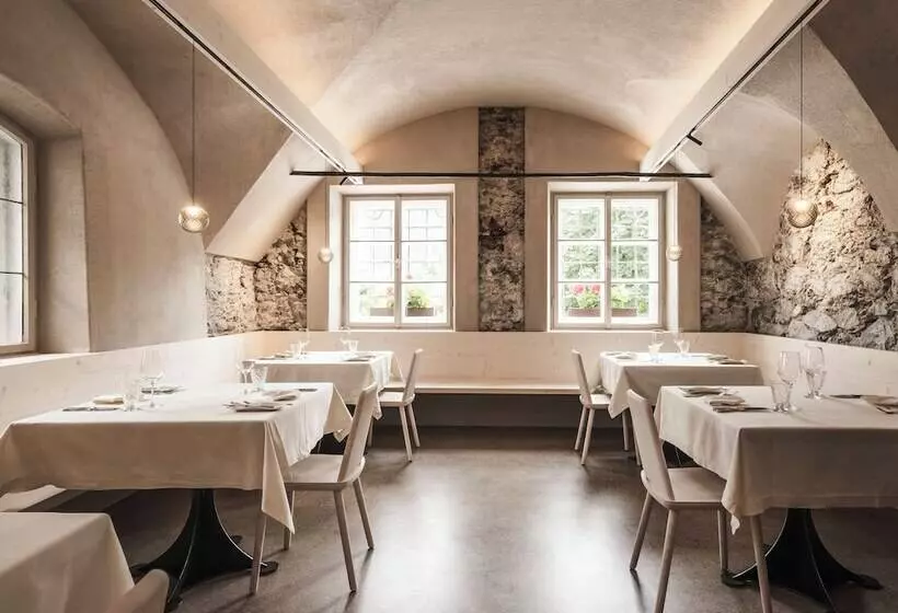 ホテル Strasserwirt   Ansitz Zu Tirol