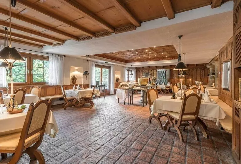 ホテル Strasserwirt   Ansitz Zu Tirol