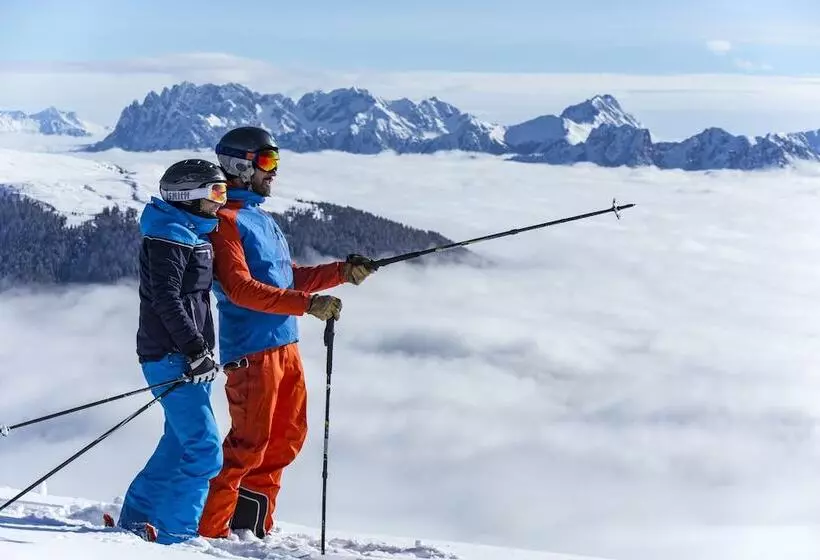 ホテル Strasserwirt   Ansitz Zu Tirol