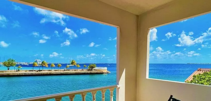 אתר נופש Harbour Village Beach Club