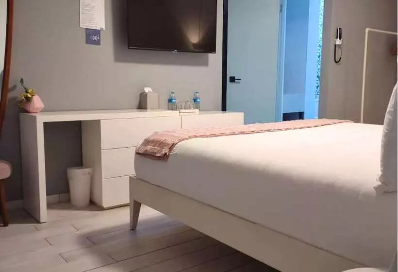 مسافرخانه Trópica Beach