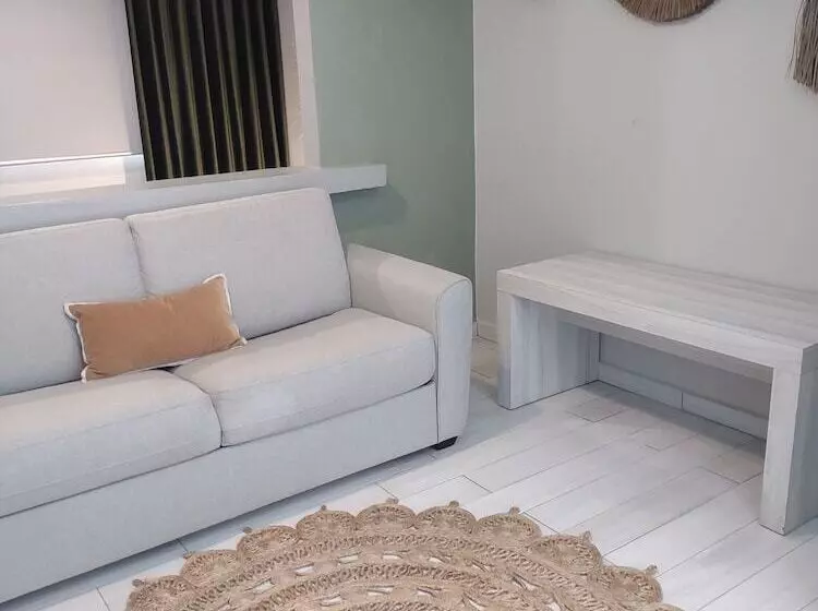 مسافرخانه Trópica Beach