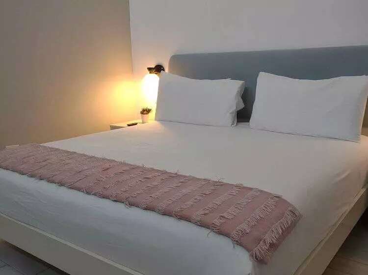 مسافرخانه Trópica Beach