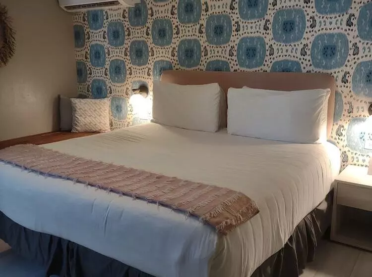 مسافرخانه Trópica Beach