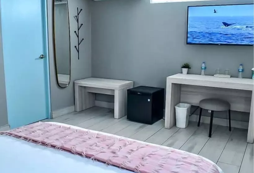 مسافرخانه Trópica Beach