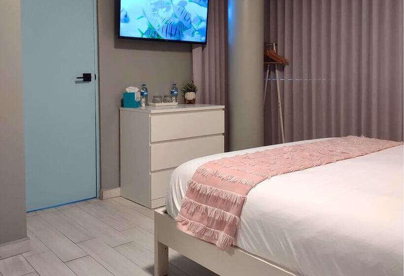 مسافرخانه Trópica Beach