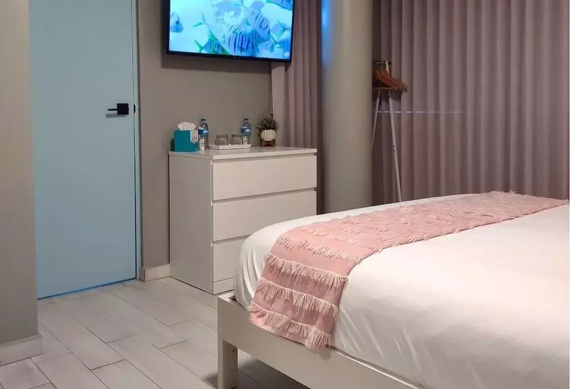 مسافرخانه Trópica Beach