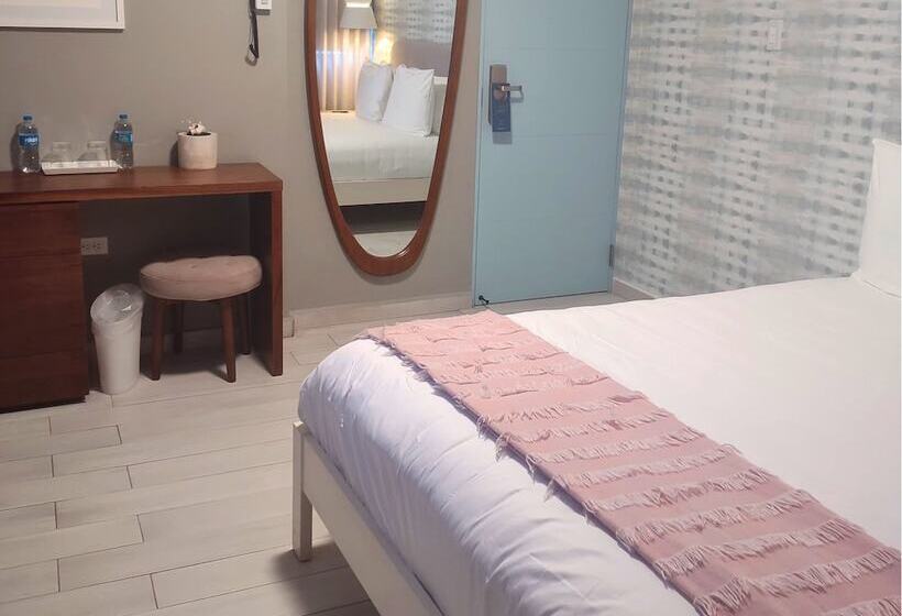 مسافرخانه Trópica Beach