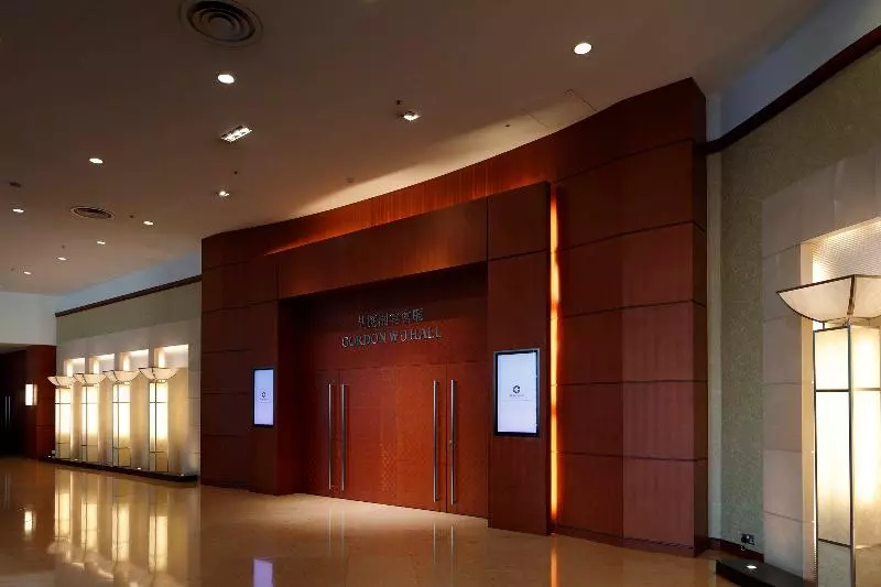 هتل B P International