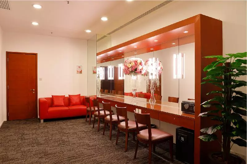 هتل B P International