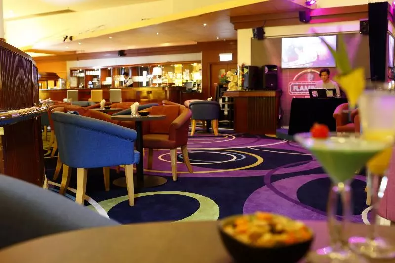 هتل B P International