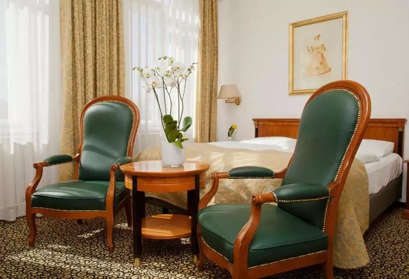 هتل Carlton Opera