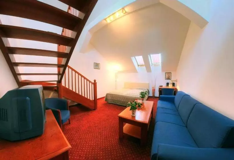 هتل Carlton Opera