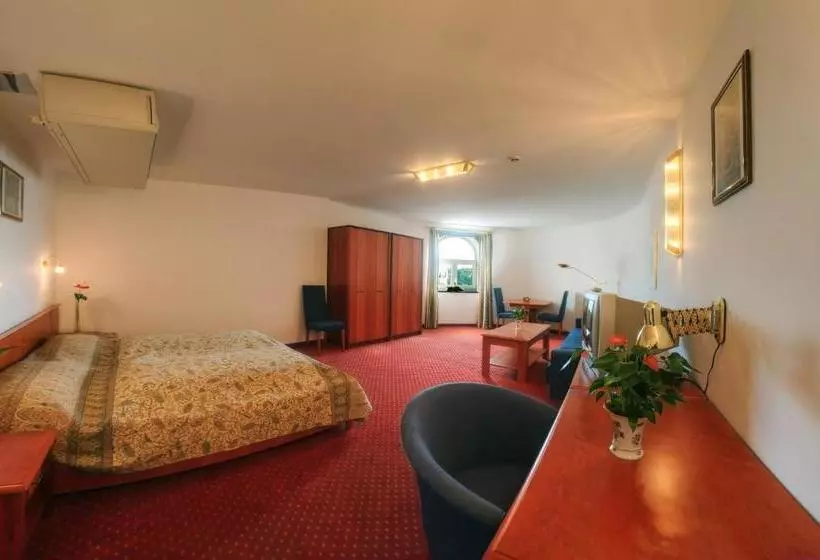 هتل Carlton Opera