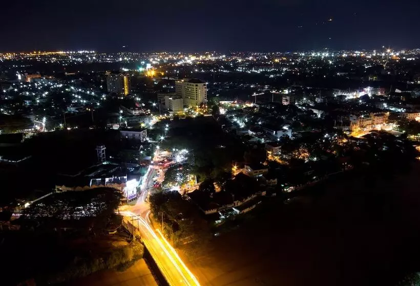 Centara Riverside Hotel Chiang Mai