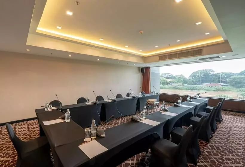 Centara Riverside Hotel Chiang Mai