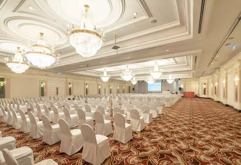 Centara Riverside Hotel Chiang Mai