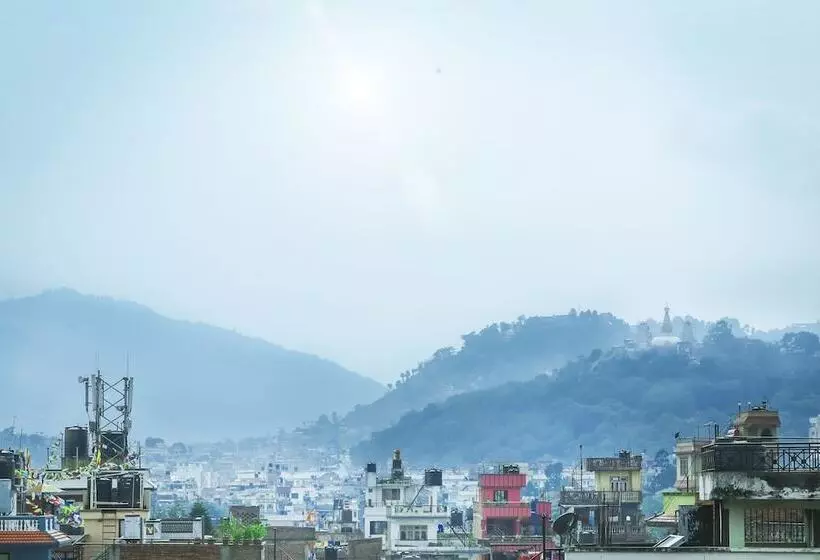 هتل Harati Manor Inn