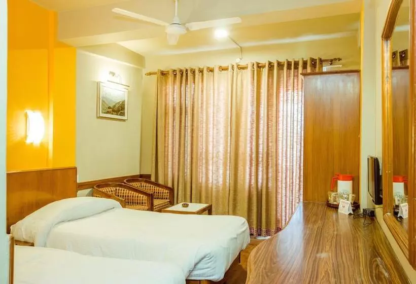 هتل Harati Manor Inn