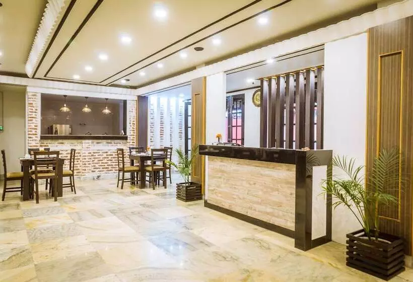 هتل Harati Manor Inn