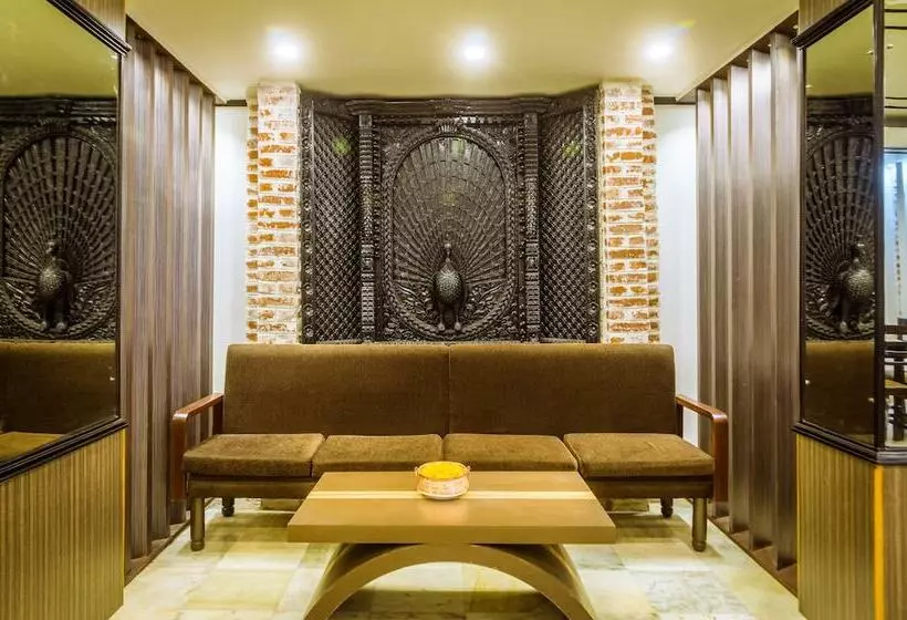 هتل Harati Manor Inn