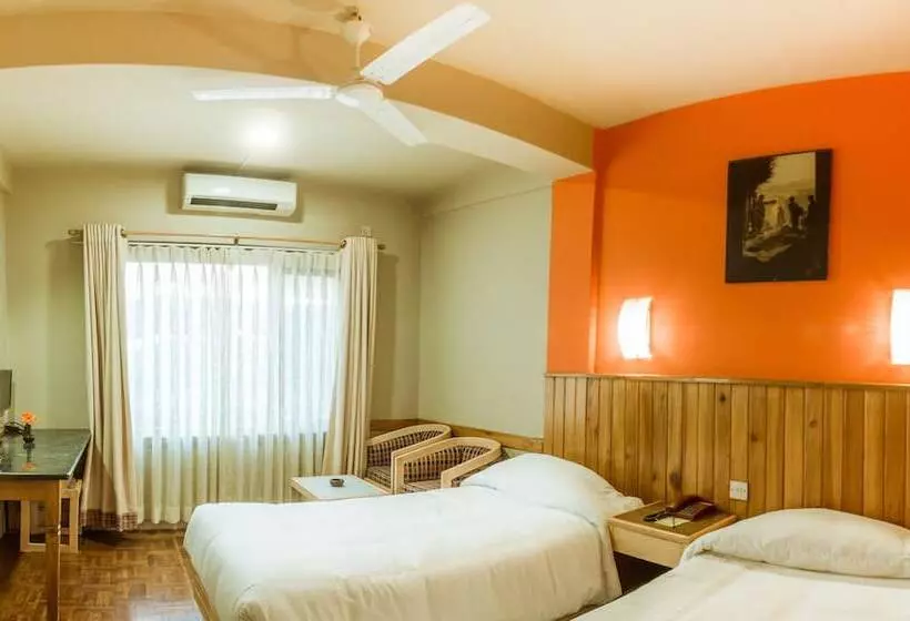 هتل Harati Manor Inn