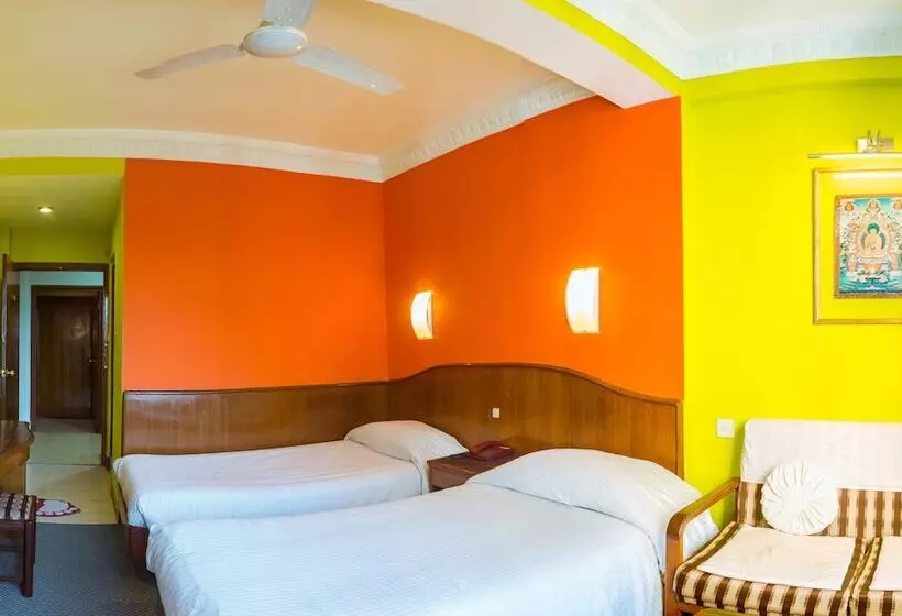 هتل Harati Manor Inn