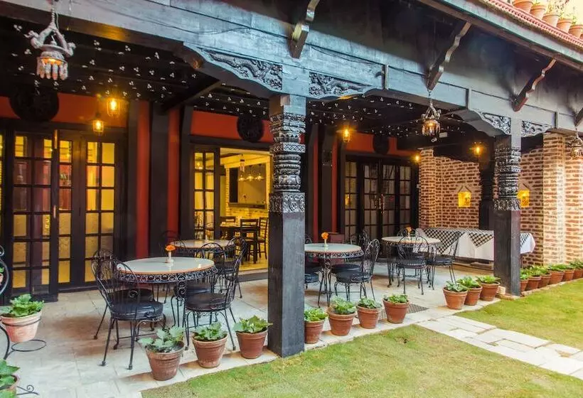 هتل Harati Manor Inn