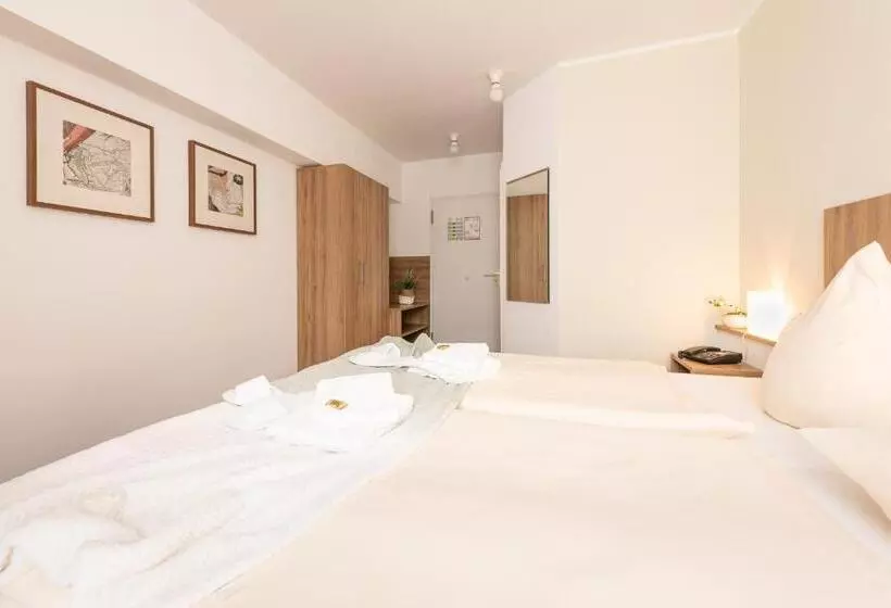 בית מלון כפרי Nibelungen Hof