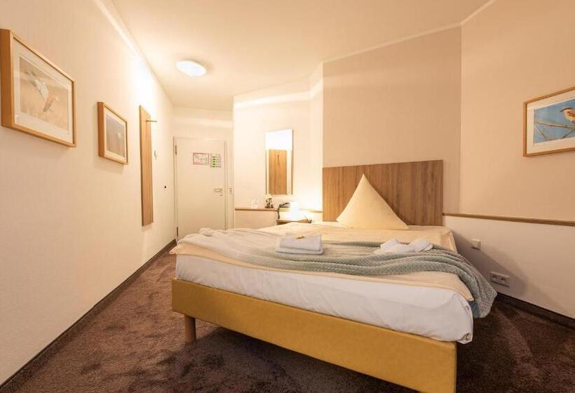 Отель Nibelungen Hof